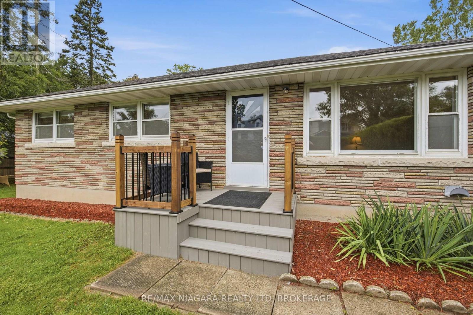 557 MISSISSAGUA STREET - 10