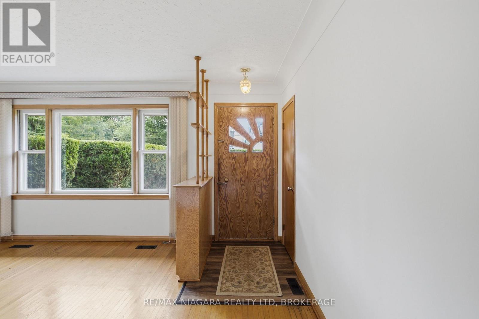 557 MISSISSAGUA STREET - 11
