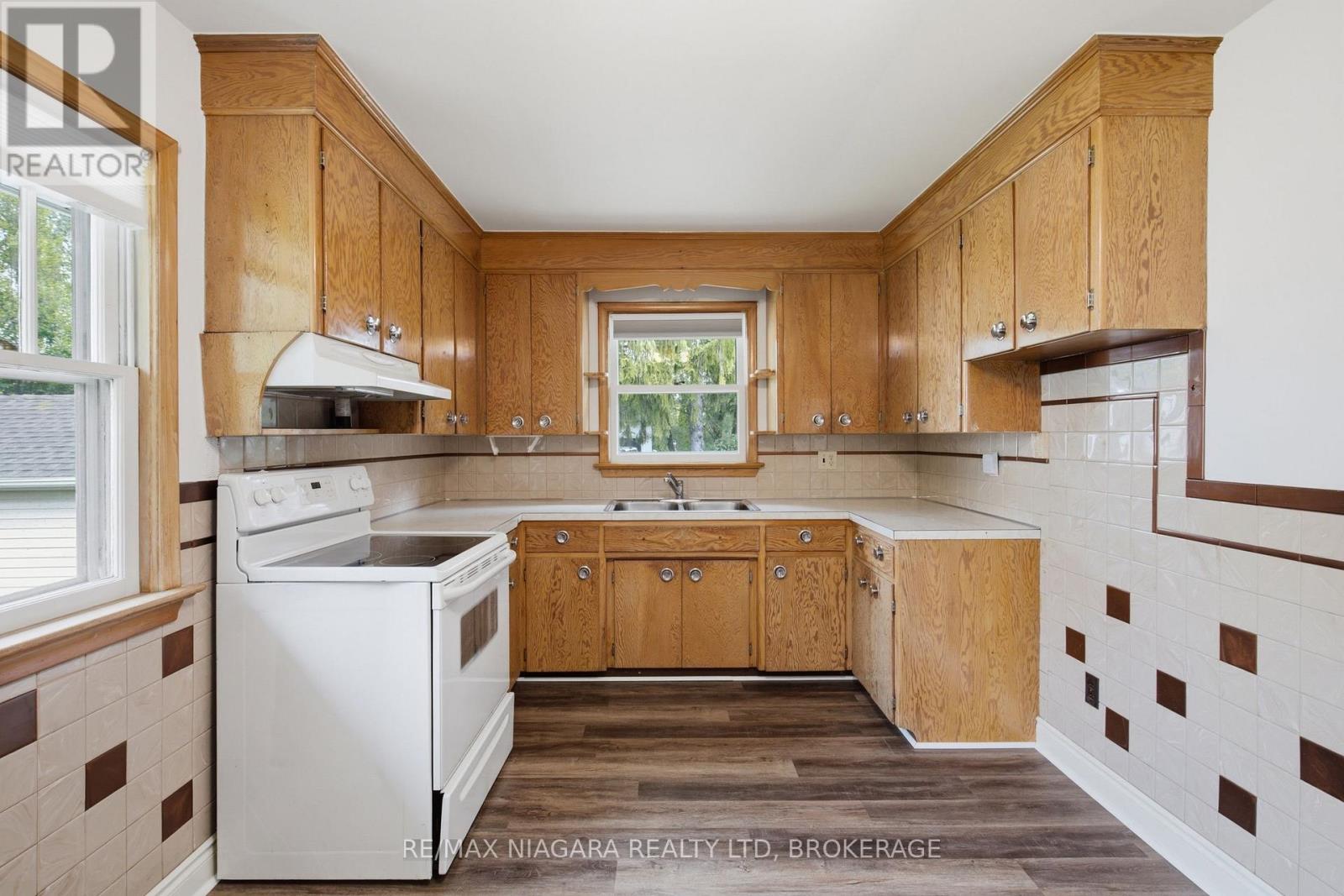 557 MISSISSAGUA STREET - Image 16