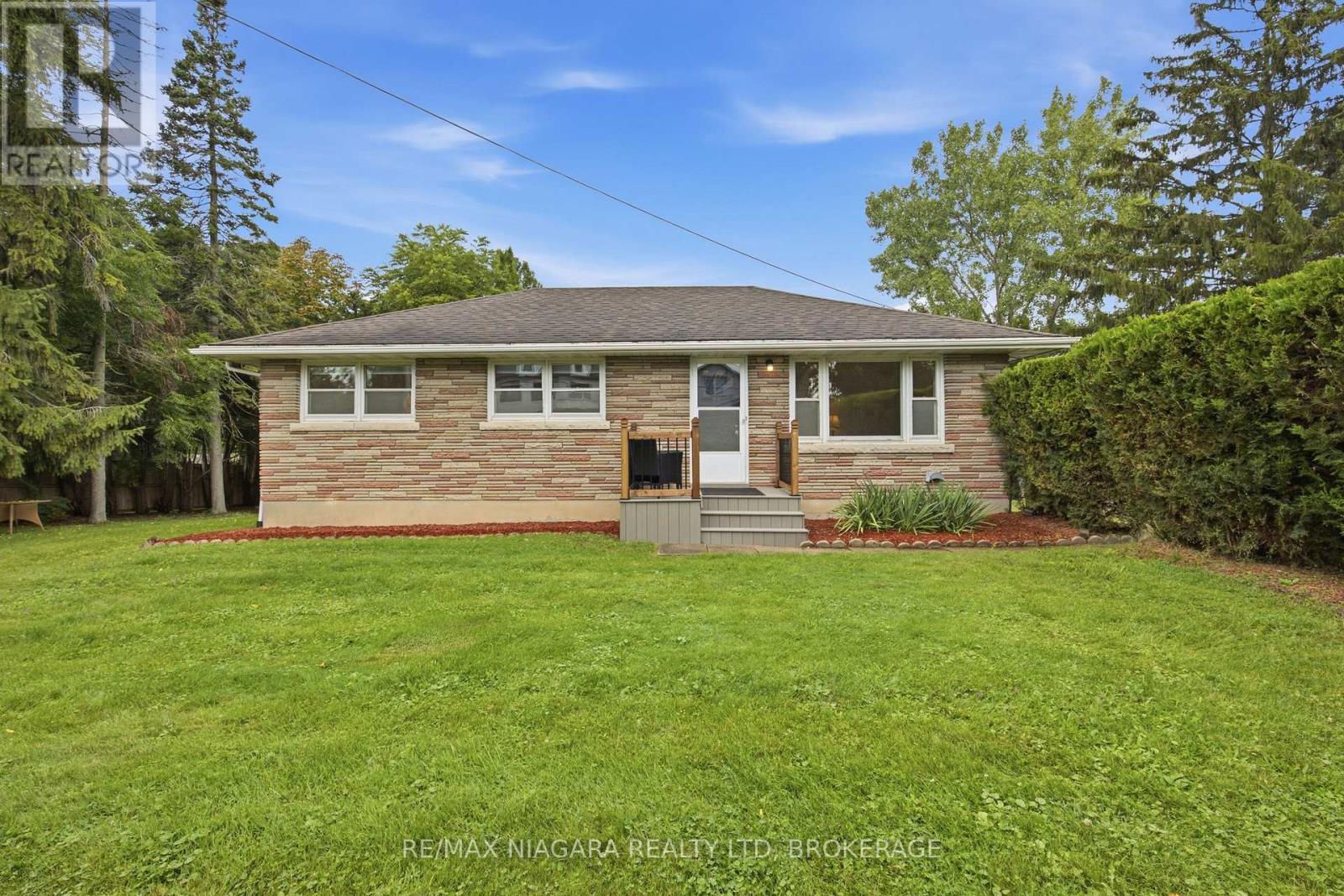 557 MISSISSAGUA STREET - 3