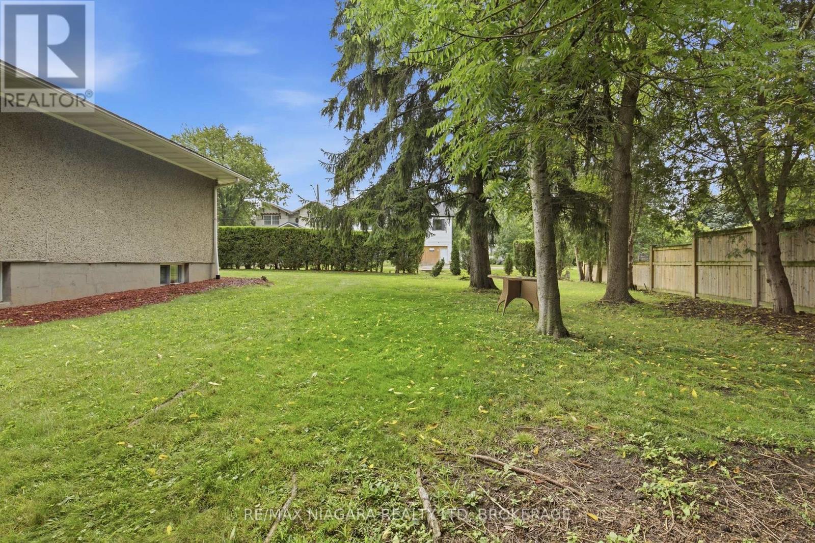 557 MISSISSAGUA STREET - 36