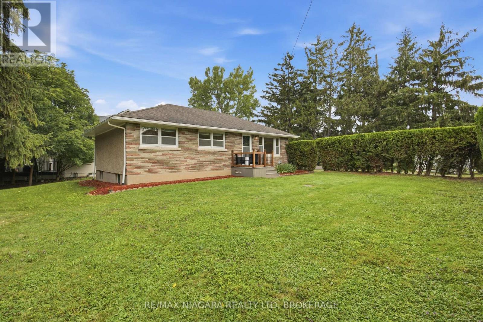 557 MISSISSAGUA STREET - 44