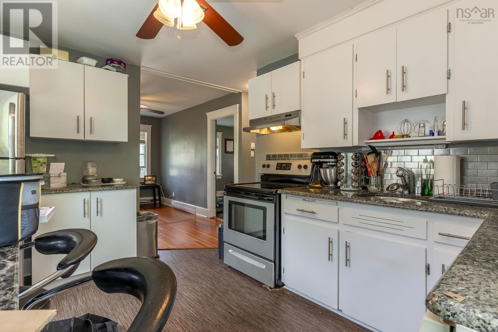 68 Connaught Avenue - 26