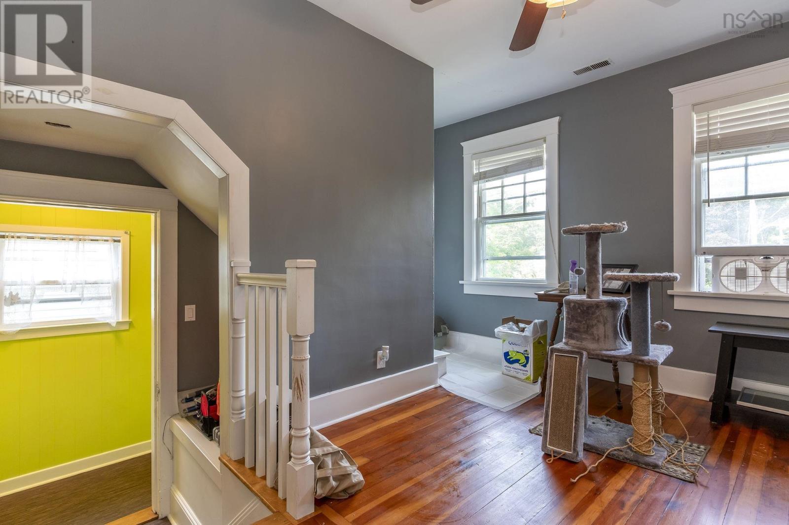 Property 24 of 37 of 68 Connaught Avenue