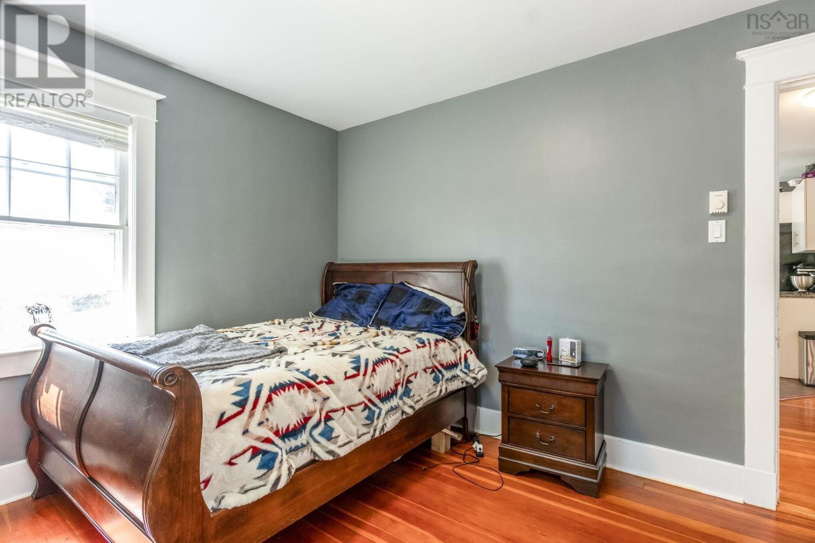 Property 30 of 37 of 68 Connaught Avenue