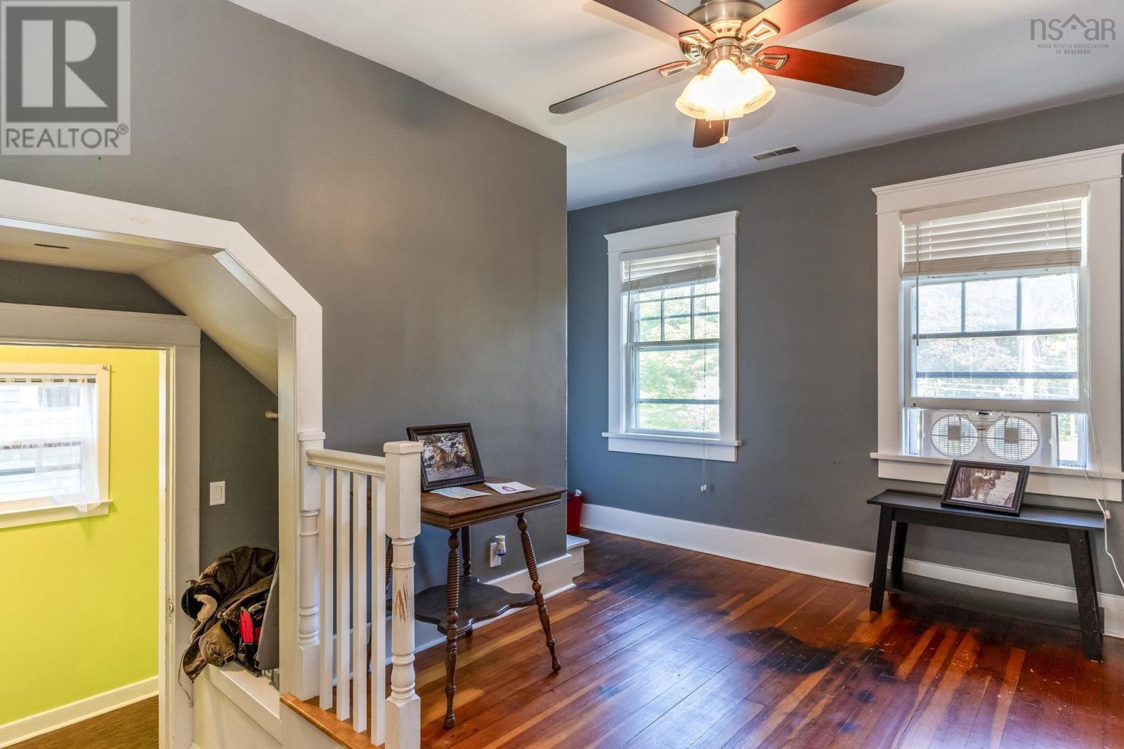Property 29 of 36 of 68 Connaught Avenue