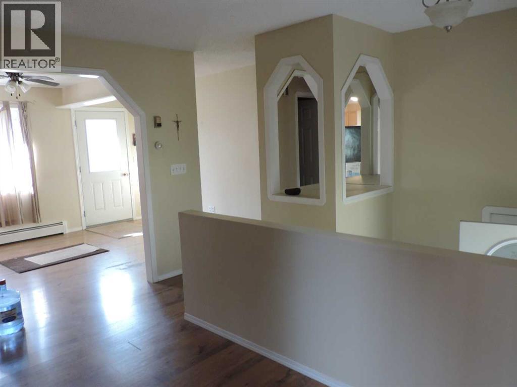 Listing photo – RR30, Rural Ponoka County