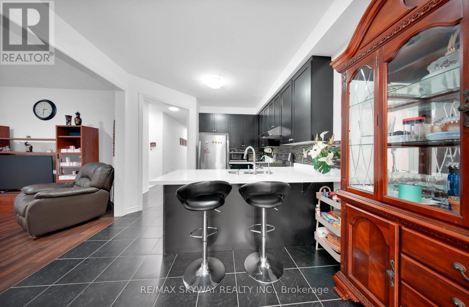 12 FITZGIBSON STREET - 10
