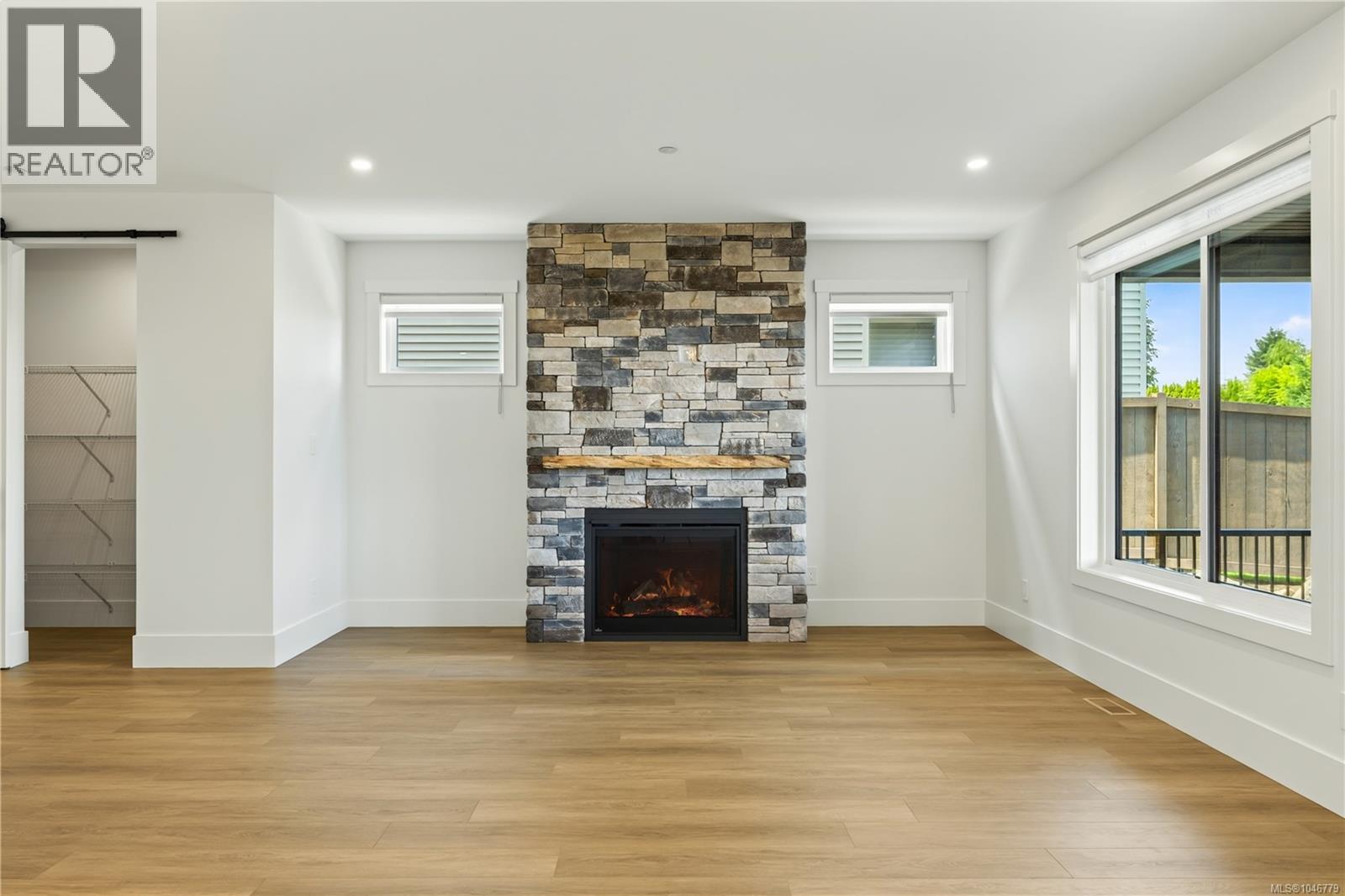 #103 2302 Arbot Rd - 23