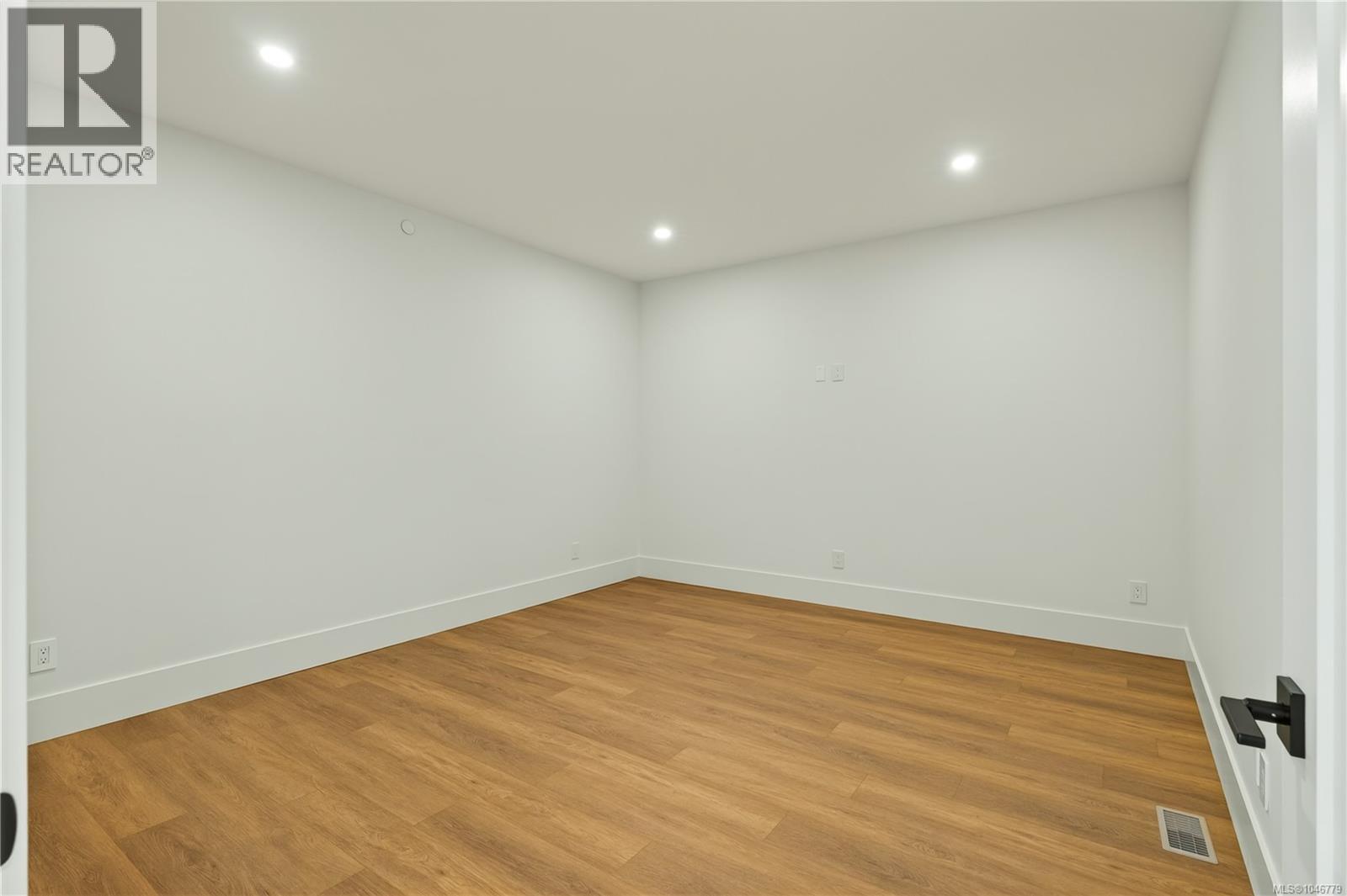 #103 2302 Arbot Rd - 40