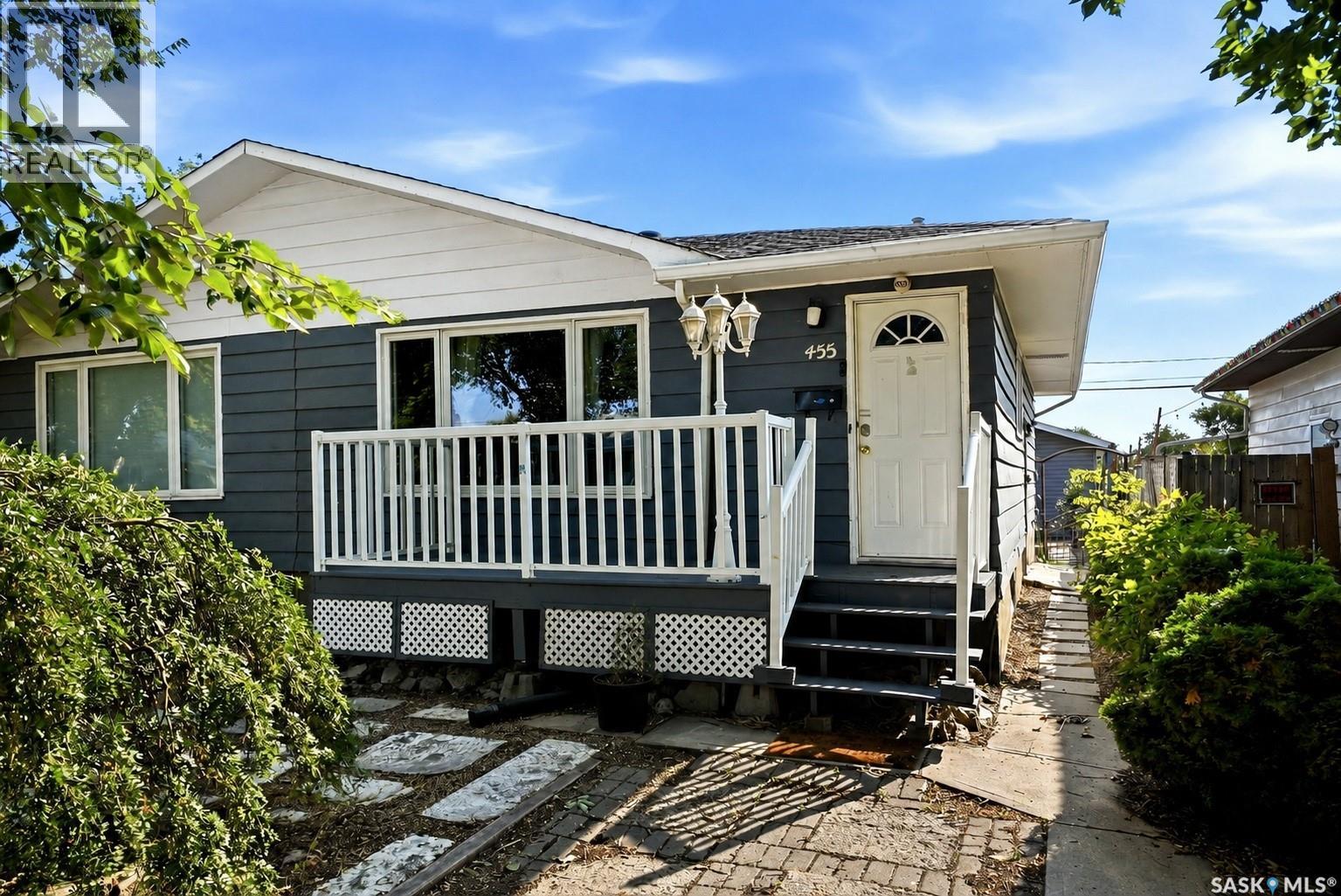 455 Froom CRESCENT - 1