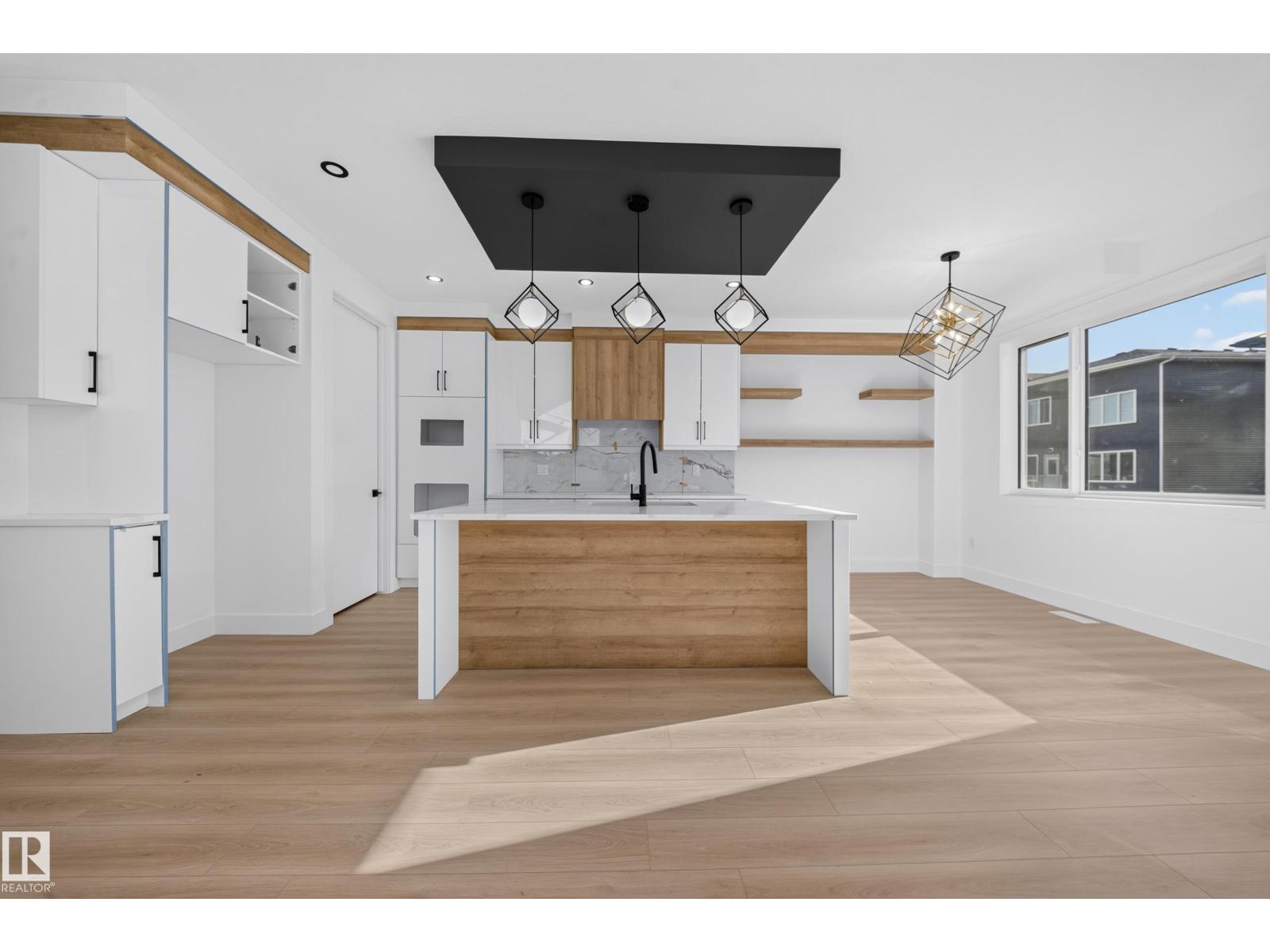 6706 176A AV NW, Crystallina Nera East, Edmonton photo 2