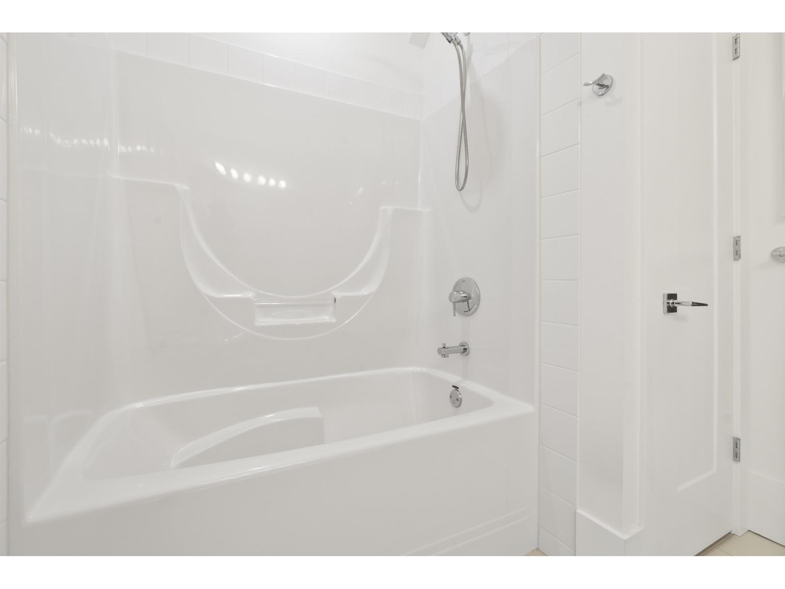 2 Bed, 3 Bath House for Sale in Abbotsford – 35834 TIMBERLANE DRIVE, Abbotsford – MLS# R3158840 - Image 28