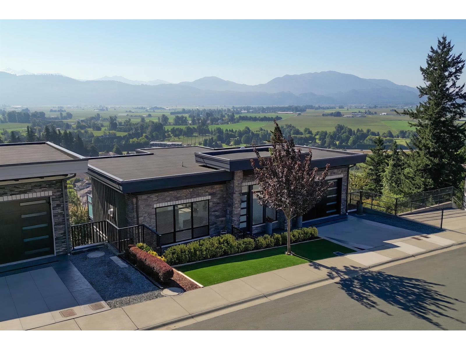 2 Bed, 3 Bath House for Sale in Abbotsford – 35834 TIMBERLANE DRIVE, Abbotsford – MLS# R3158840 - Image 35