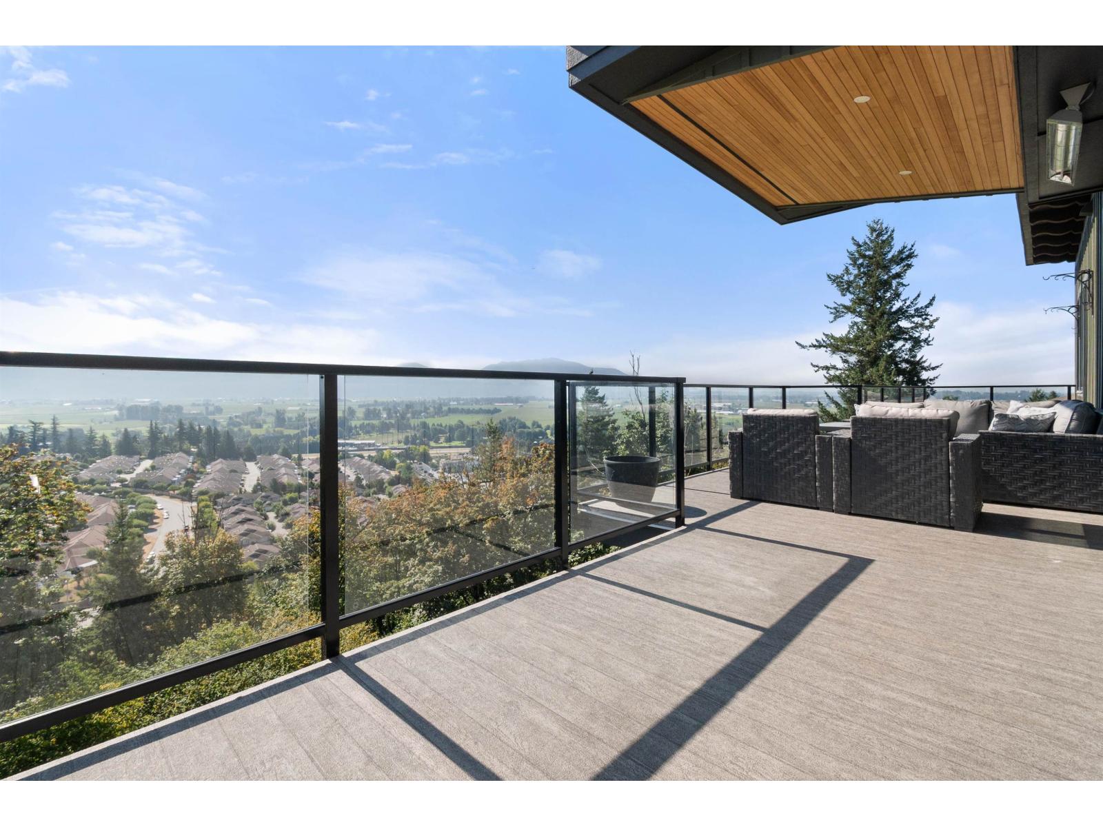 2 Bed, 3 Bath House for Sale in Abbotsford – 35834 TIMBERLANE DRIVE, Abbotsford – MLS# R3158840 - Image 14