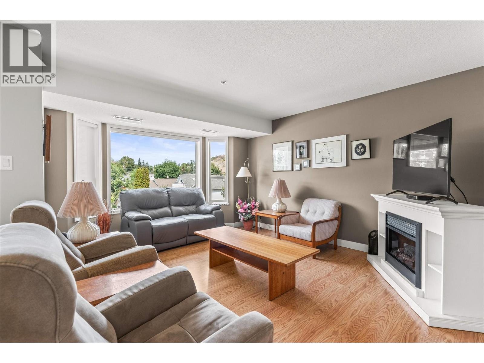#301 3805 30 Avenue - Image 5