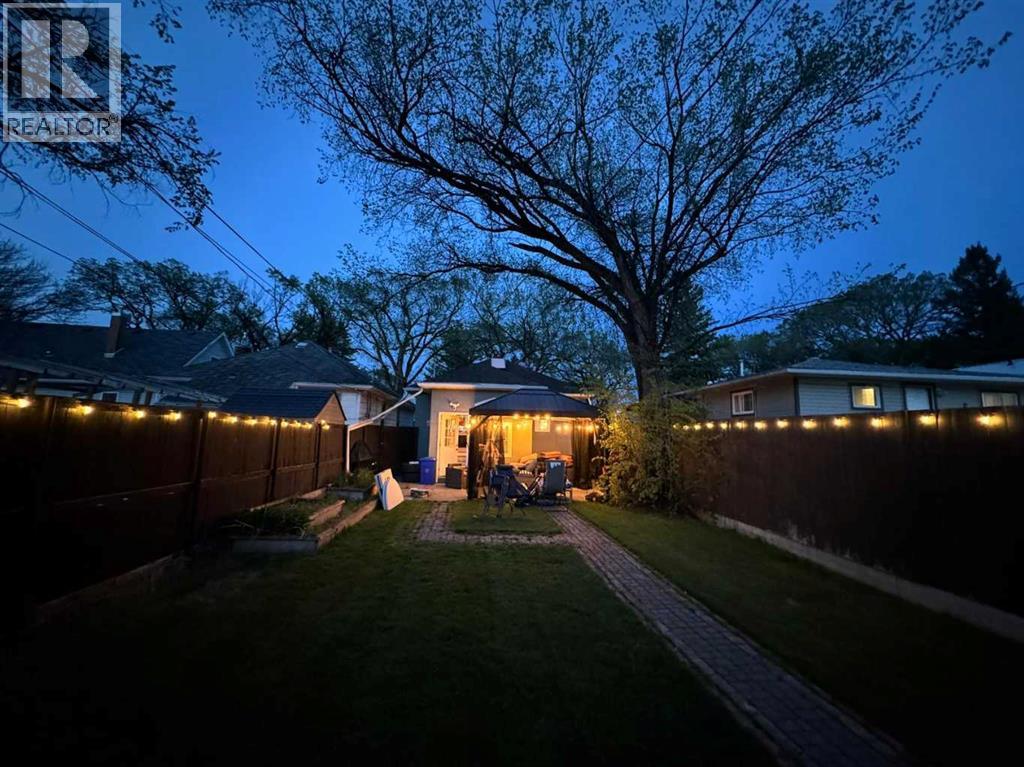 328 12C Street N - 28