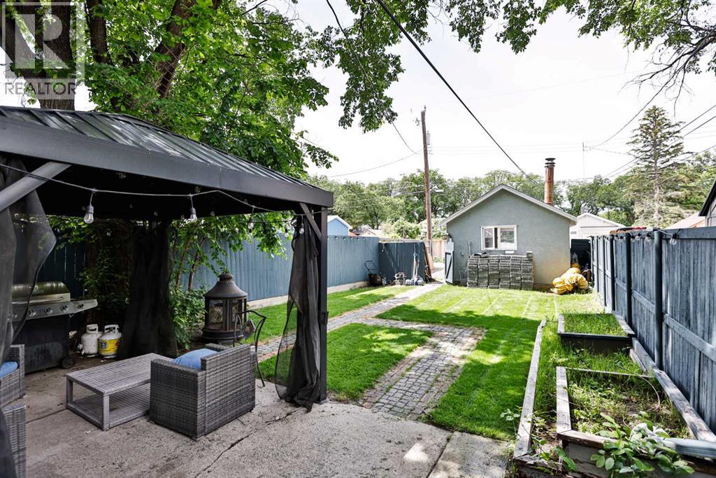 328 12C Street N - 3