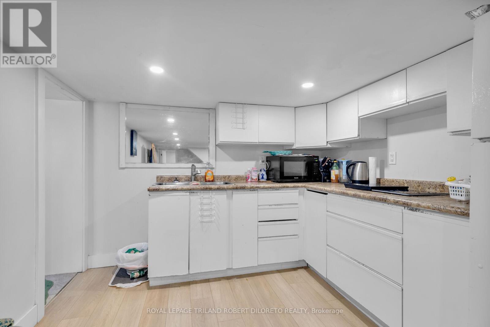 8 BRUCE STREET - 13