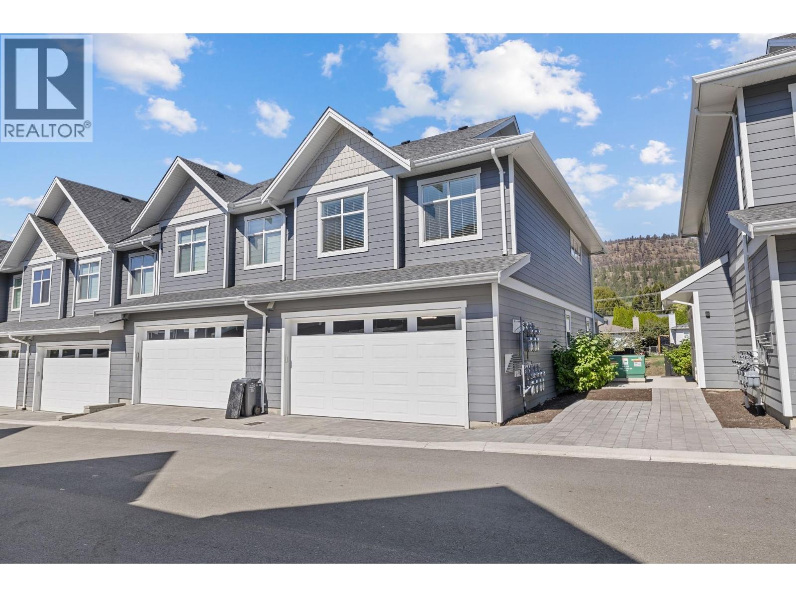 #12 115 Wyndham Crescent - 2