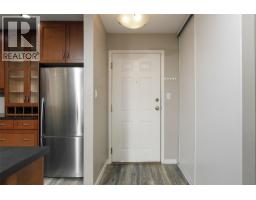 Kitchen - 400 Sutton Crescent Unit# 313, Kelowna, BC V1V1Y3 Photo 8