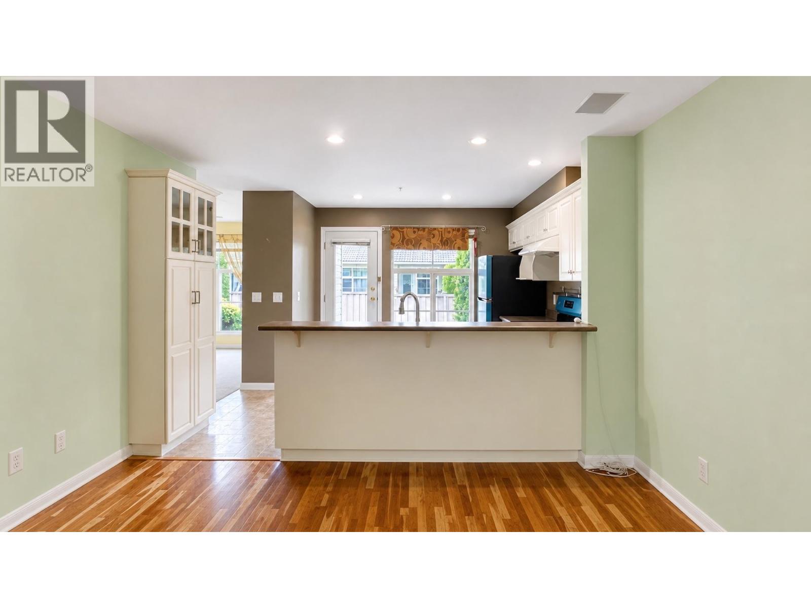 92 758 RIVERSIDE DRIVE, Port Coquitlam