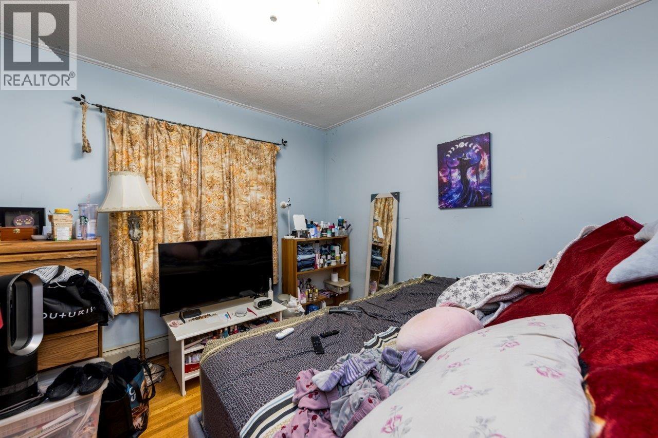911 SPERLING AVENUE, Burnaby