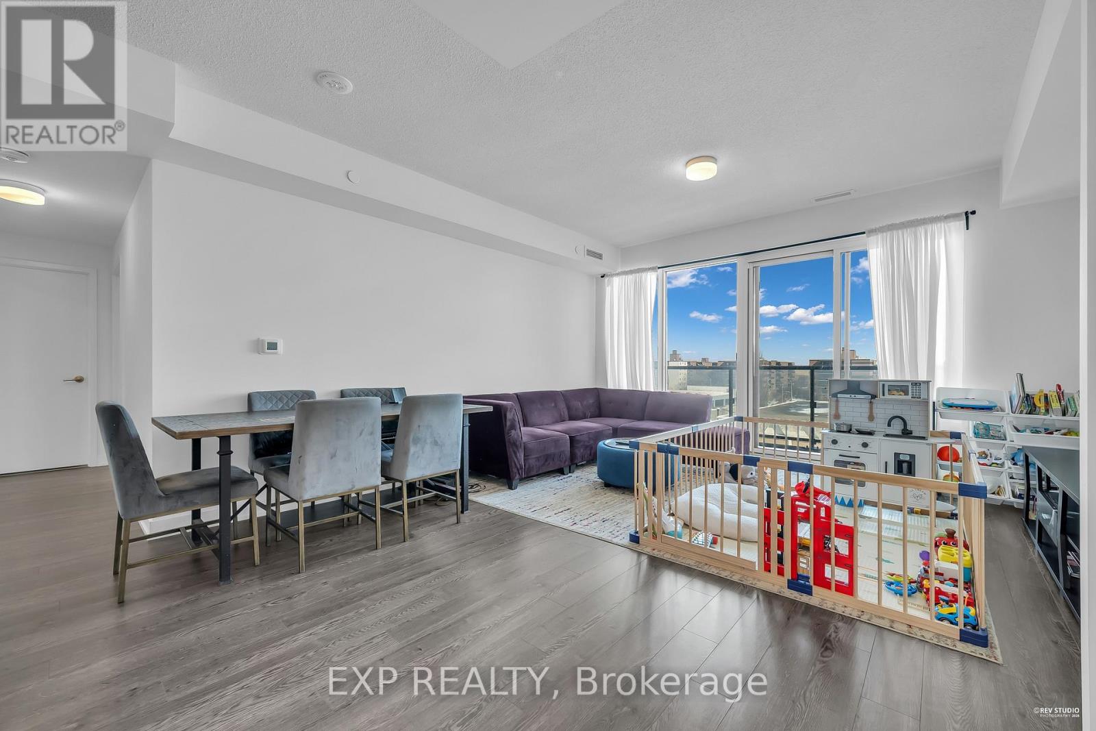#313 50 O'NEILL ROAD - 11