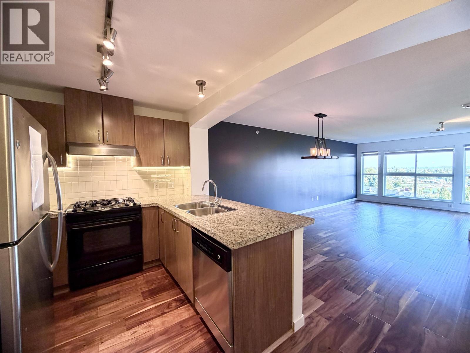 2 Bed, 2 Bath Apartment for Sale in Coquitlam – 402 3082 DAYANEE SPRINGS BOULEVARD, Coquitlam – MLS# R3159216 - Image 2
