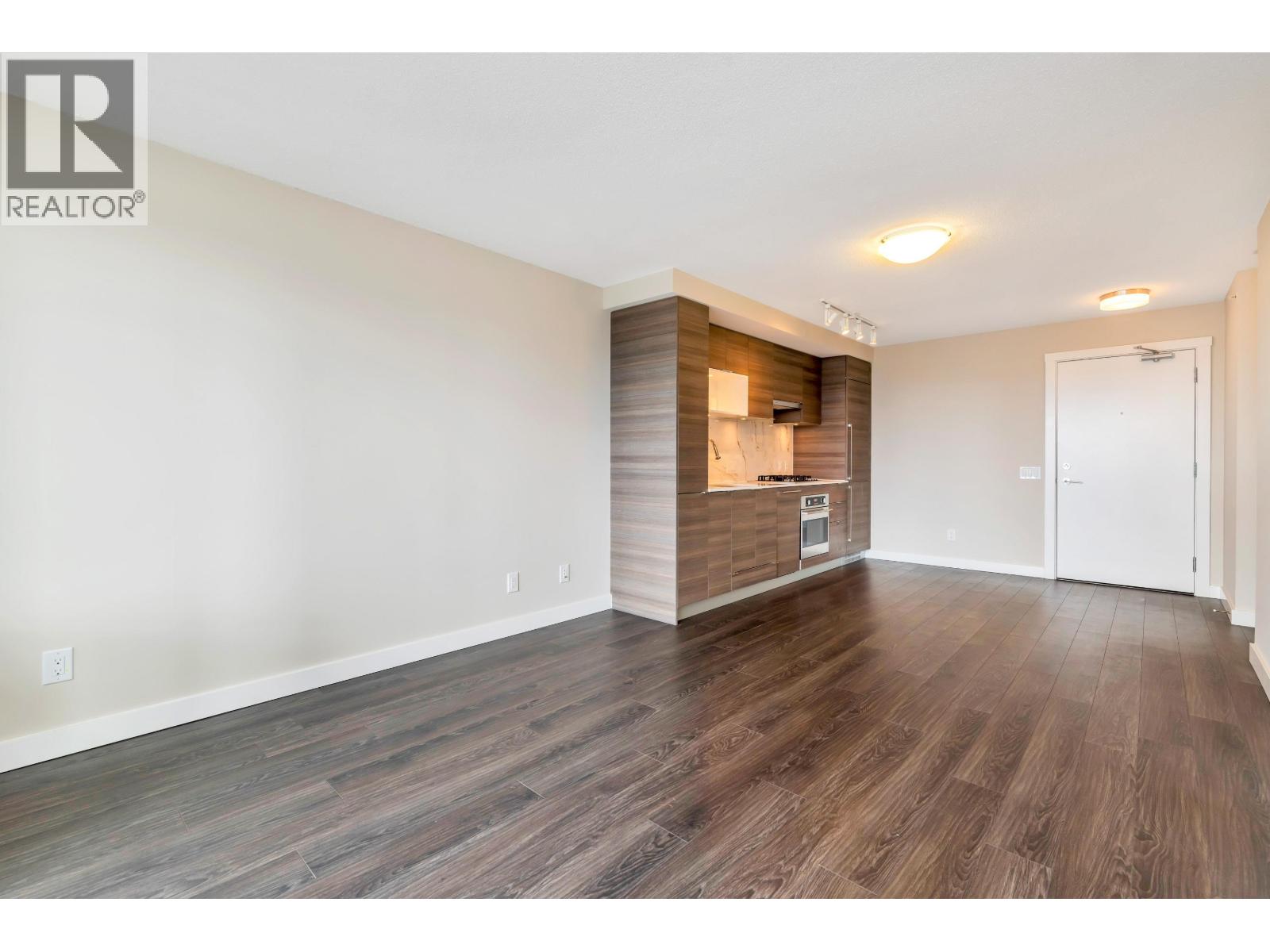 1407 602 COMO LAKE AVENUE — photo 2