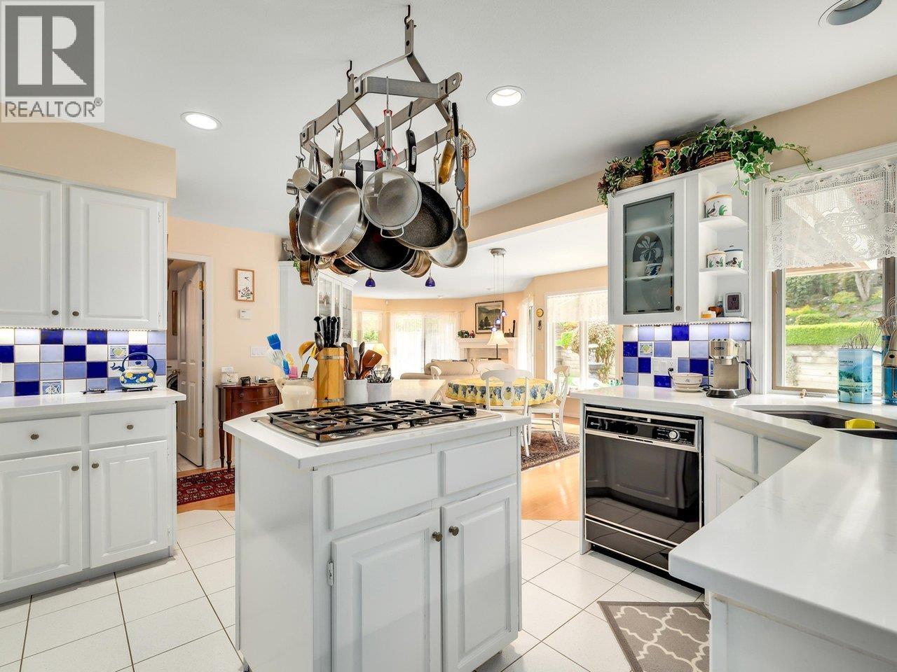 3 Bed, 3 Bath House for Sale in Tsawwassen – 4704 STAHAKEN PLACE, Tsawwassen – MLS# R3159235 - Image 12