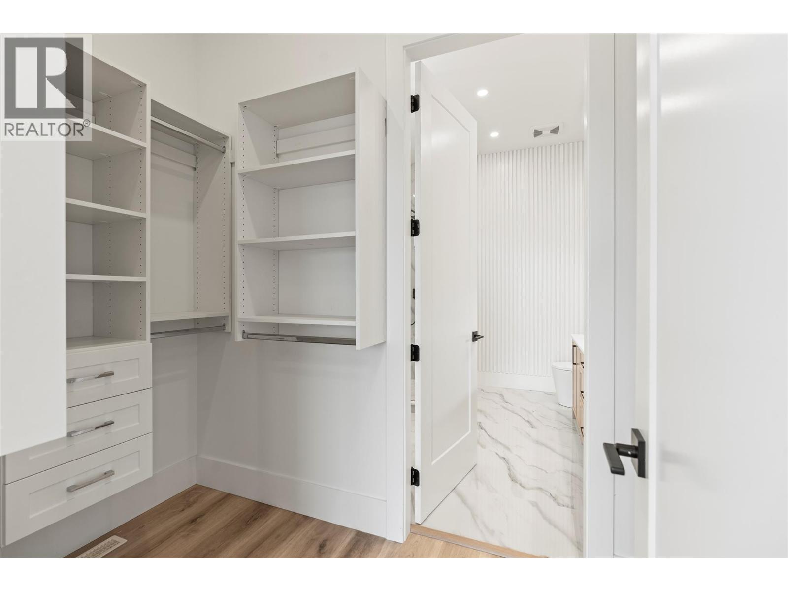 8948 Tavistock Road - 24