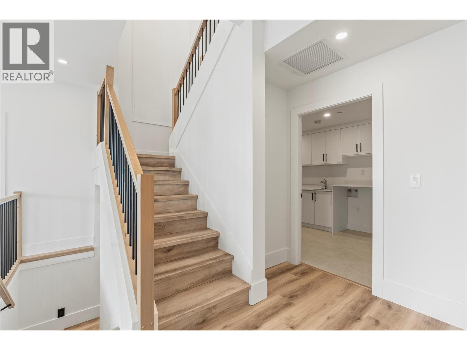 8948 Tavistock Road, Vernon