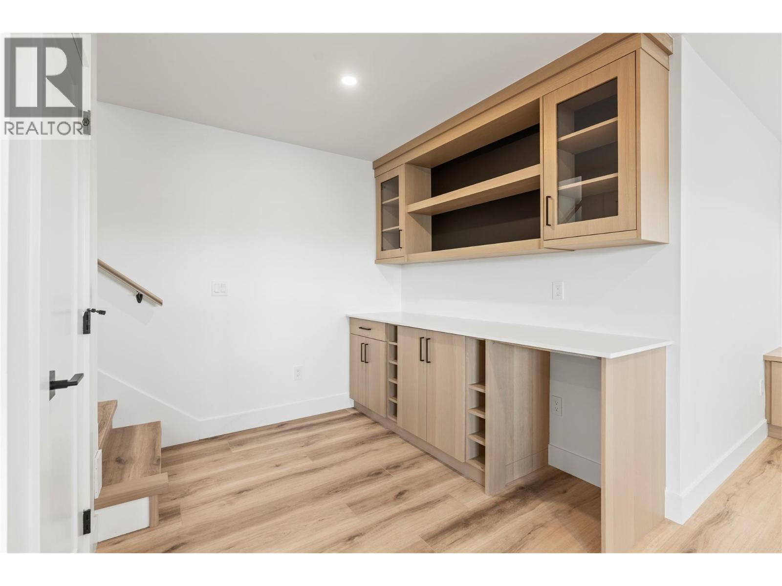 8948 Tavistock Road - 51