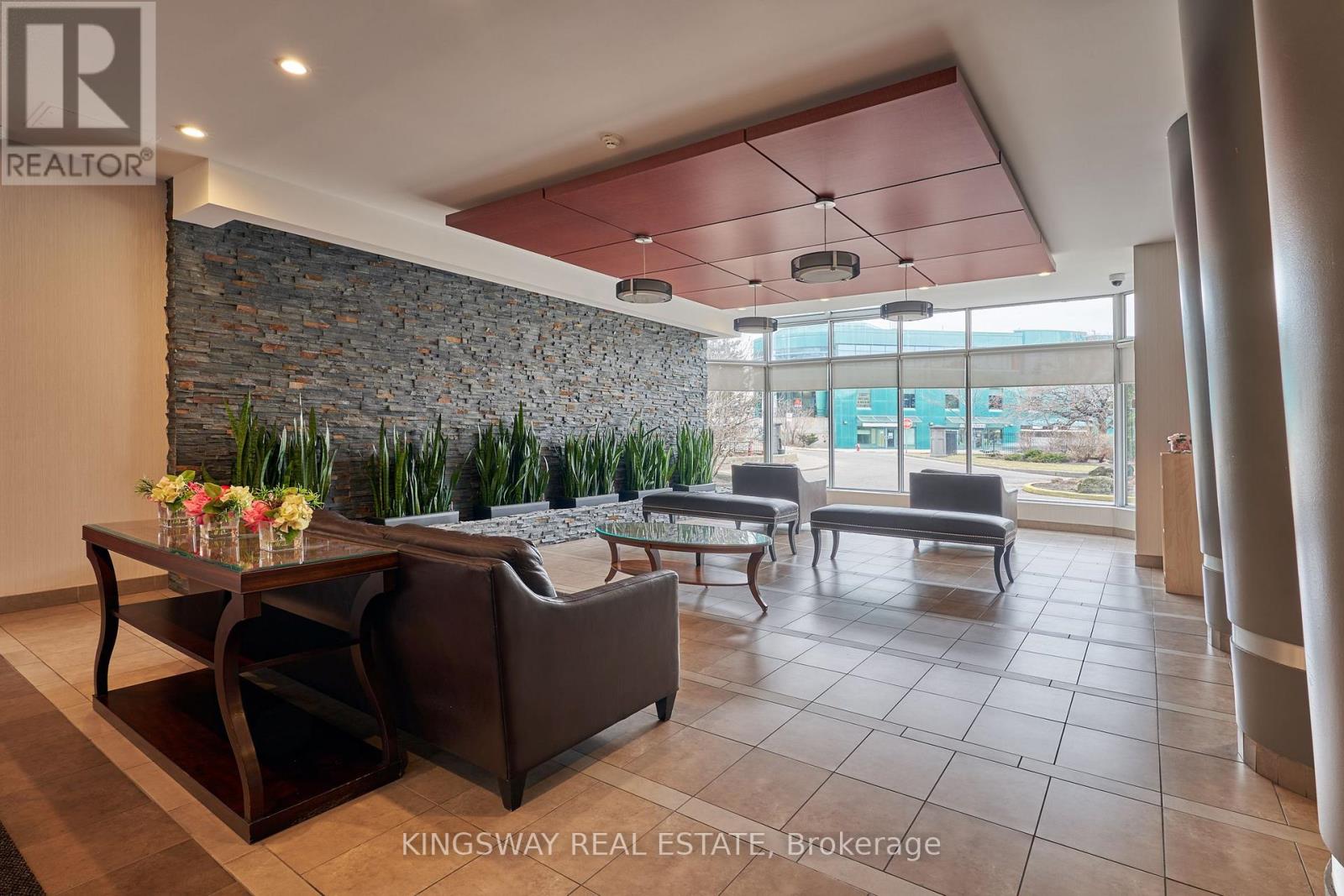 #510 50 KINGSBRIDGE GARDEN CIRCLE - 2