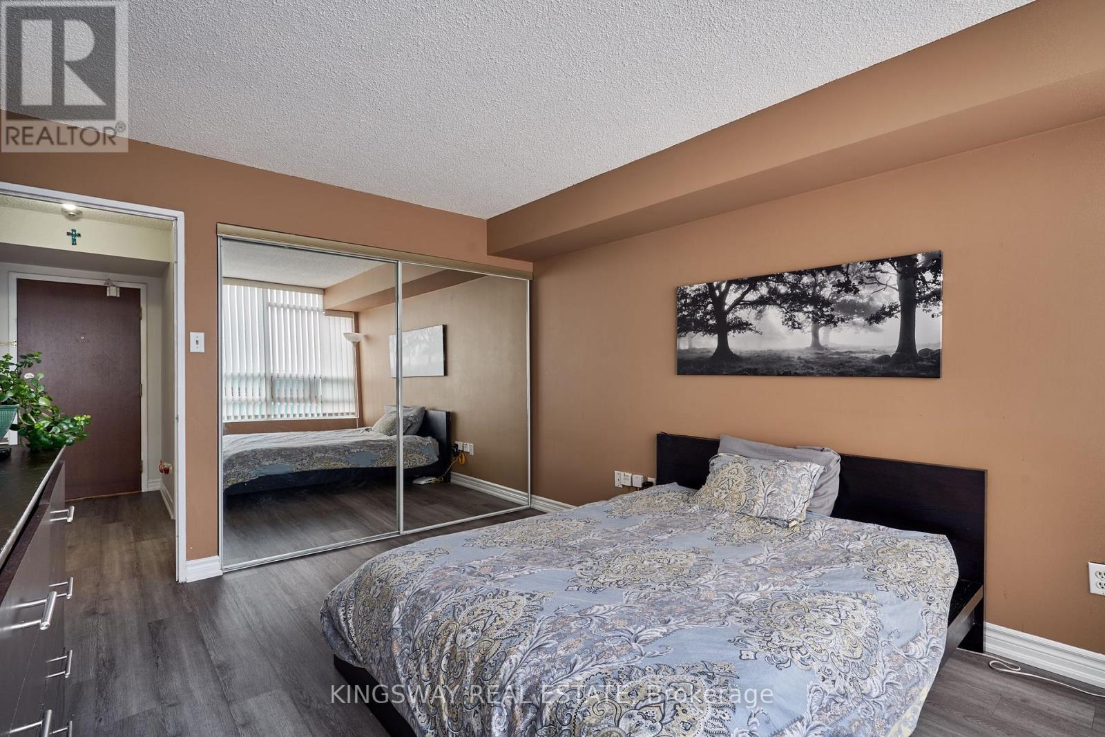 #510 50 KINGSBRIDGE GARDEN CIRCLE - 20