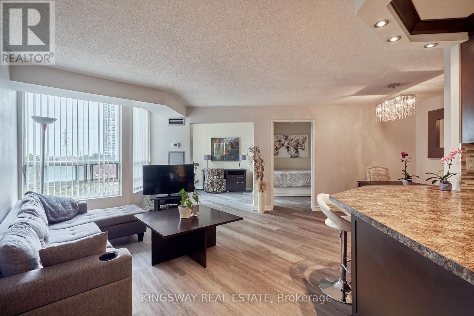 #510 50 KINGSBRIDGE GARDEN CIRCLE - 5