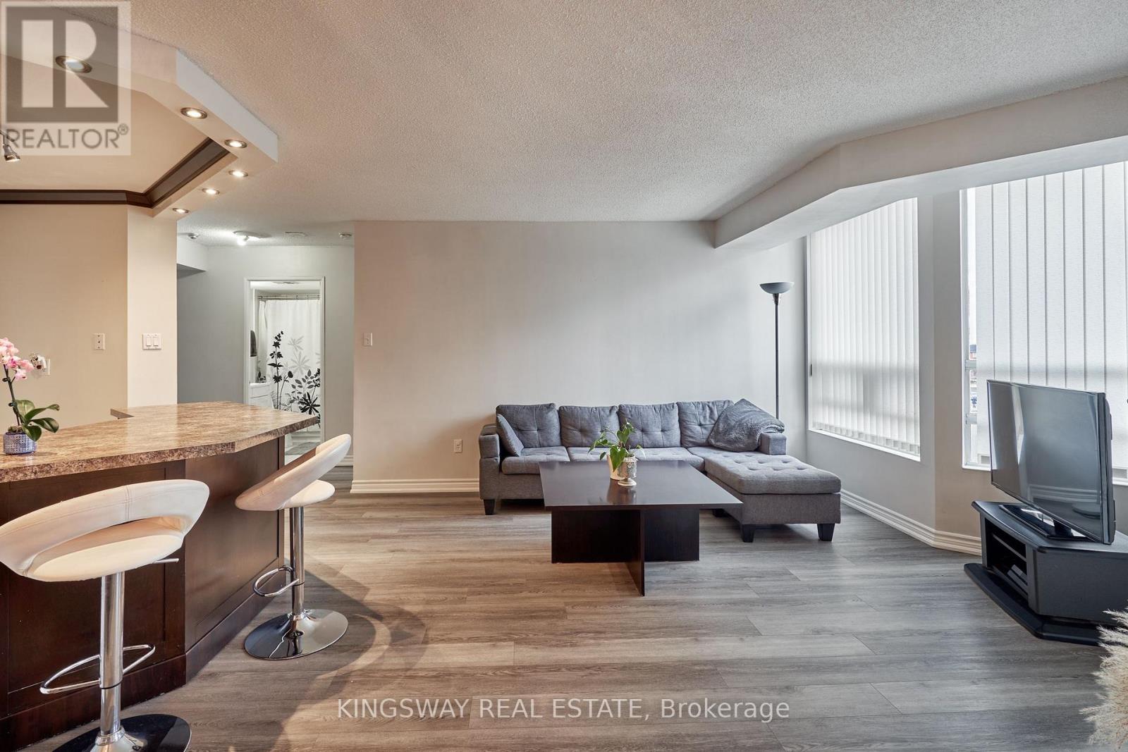 #510 50 KINGSBRIDGE GARDEN CIRCLE - 6