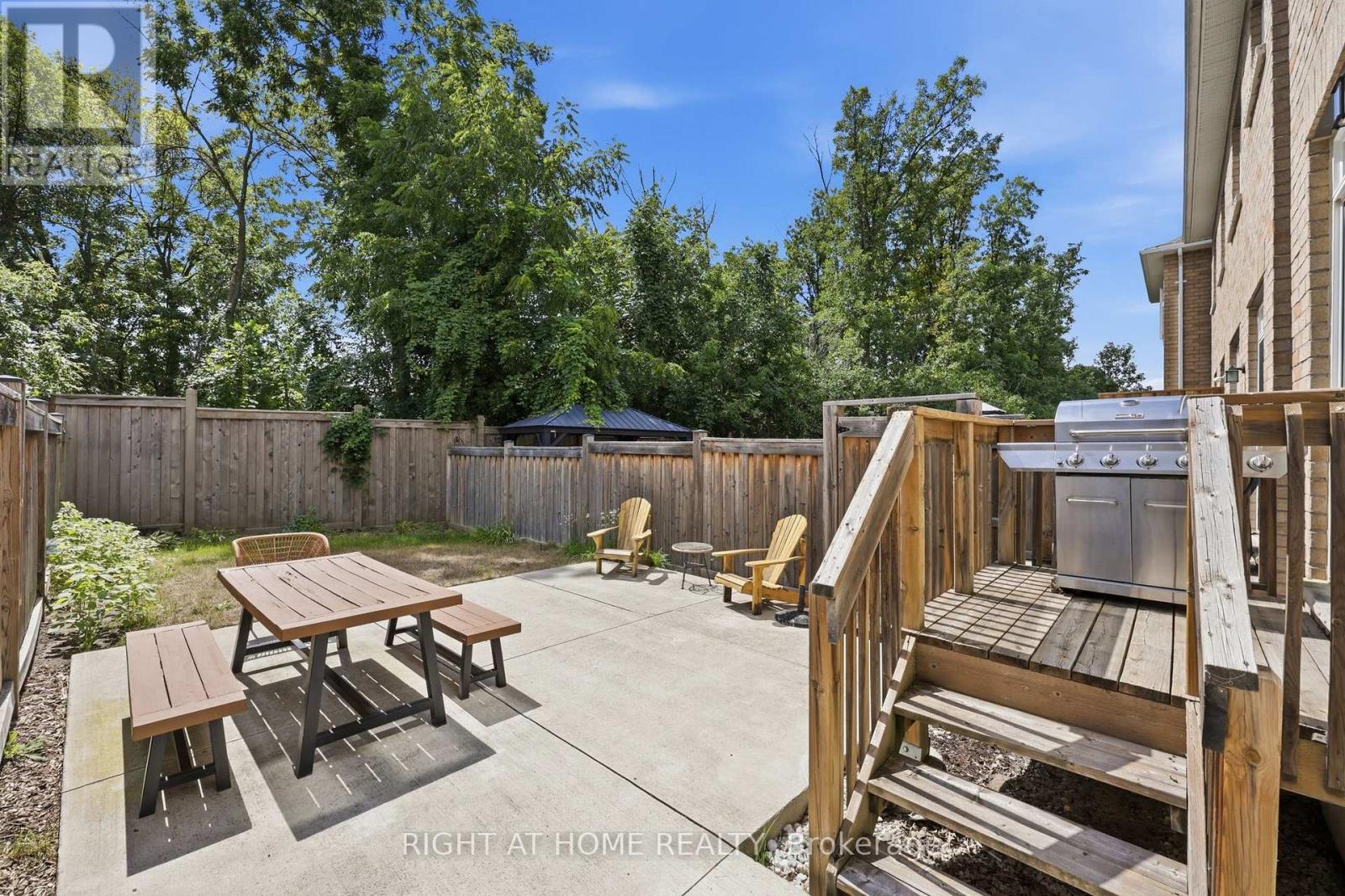 52 UPPER CANADA COURT - Image 27