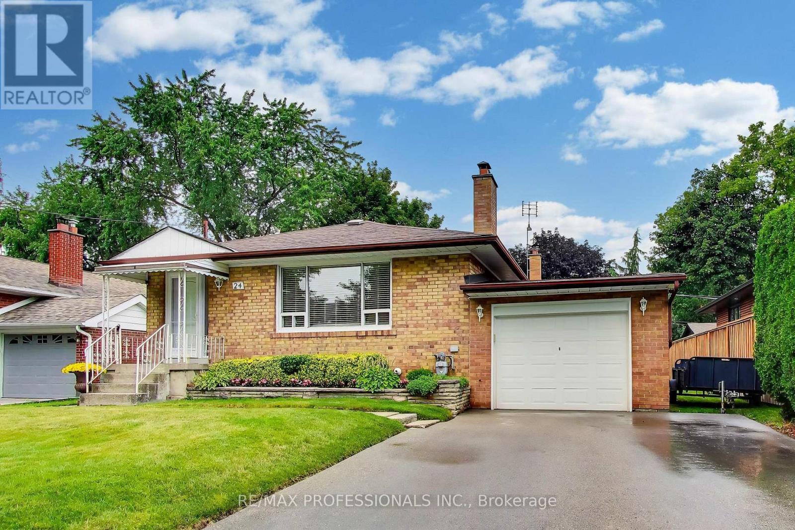 24 BEAVERBROOK AVENUE - 1