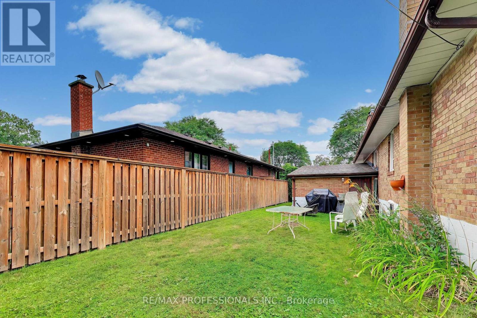 24 BEAVERBROOK AVENUE - 35