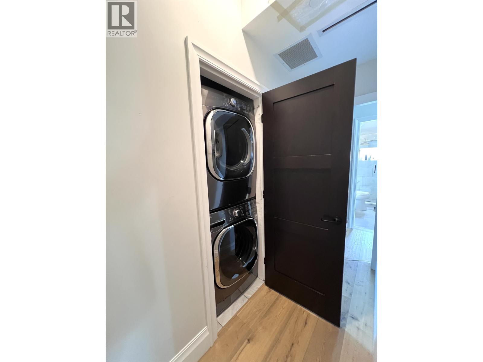 3 1150 COMOX STREET, Vancouver