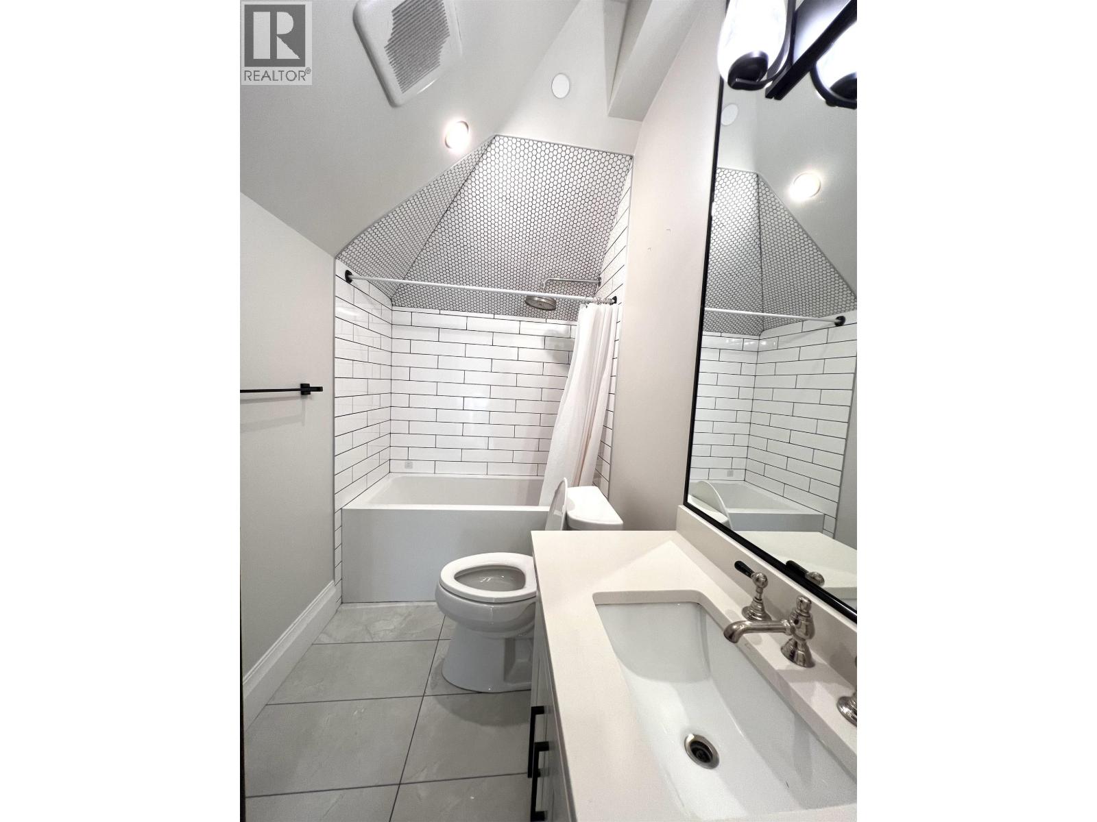 3 1150 COMOX STREET, Vancouver