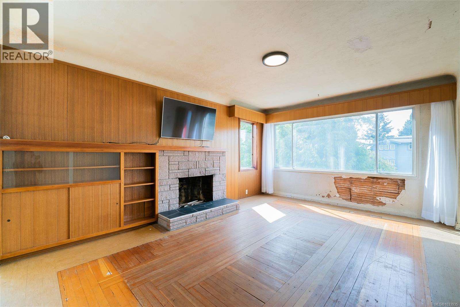 350 Fourth St - Image 10