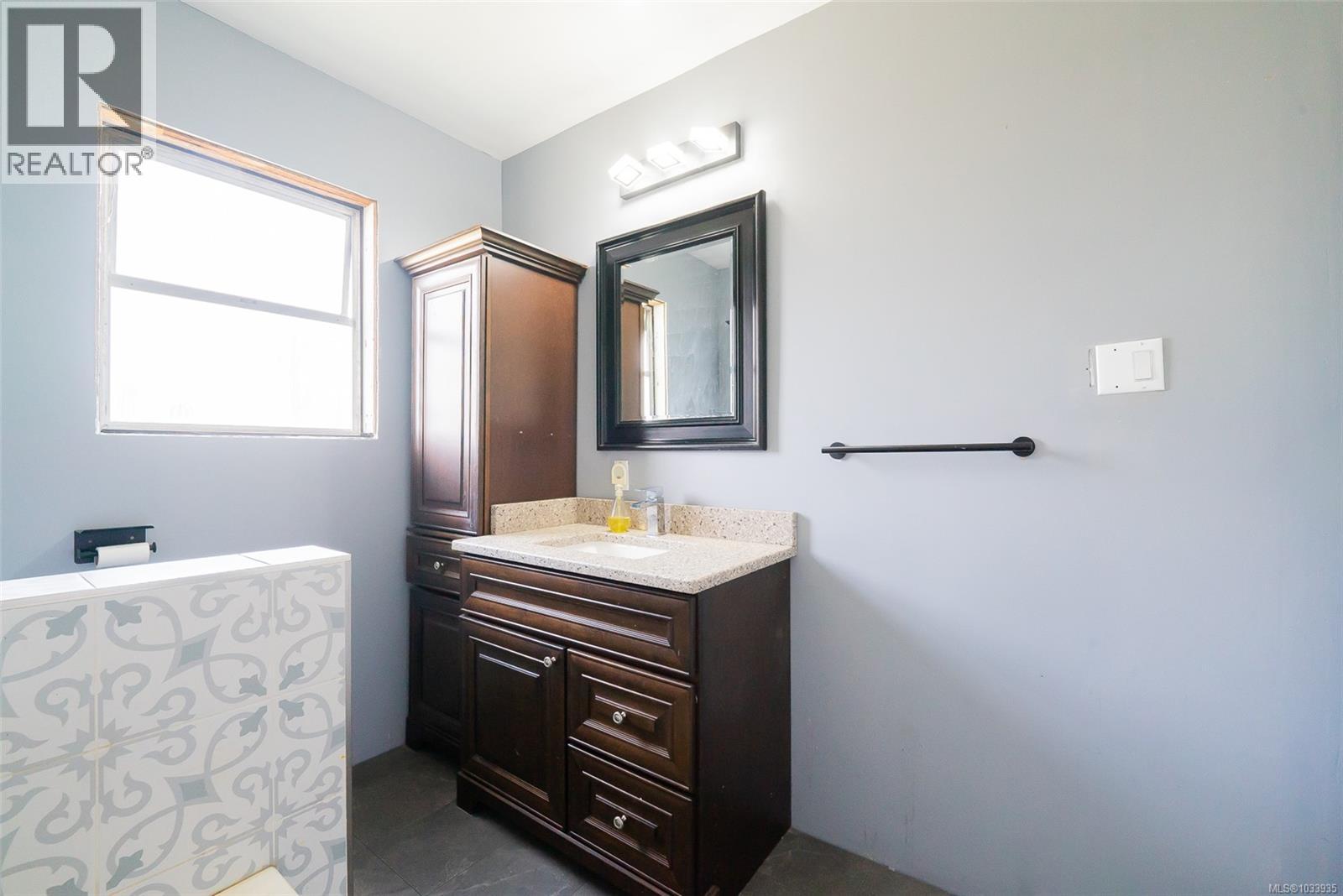 350 Fourth St - 15
