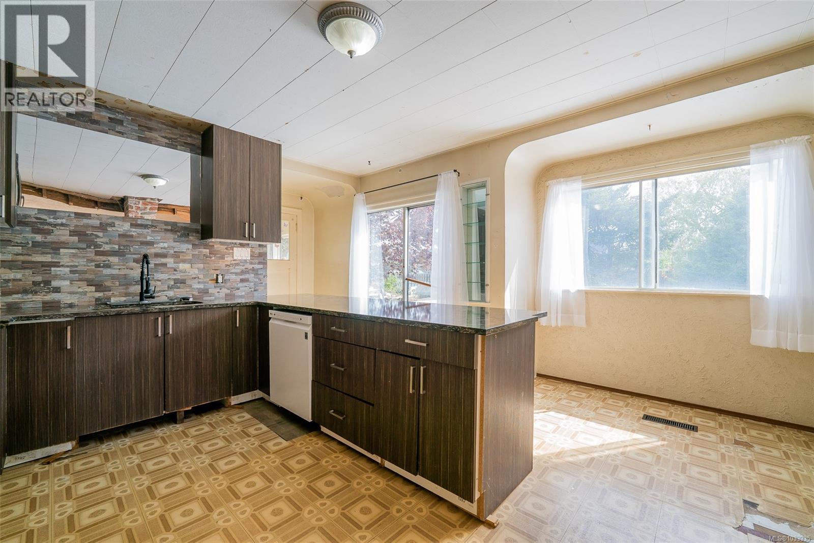 350 Fourth St - 5