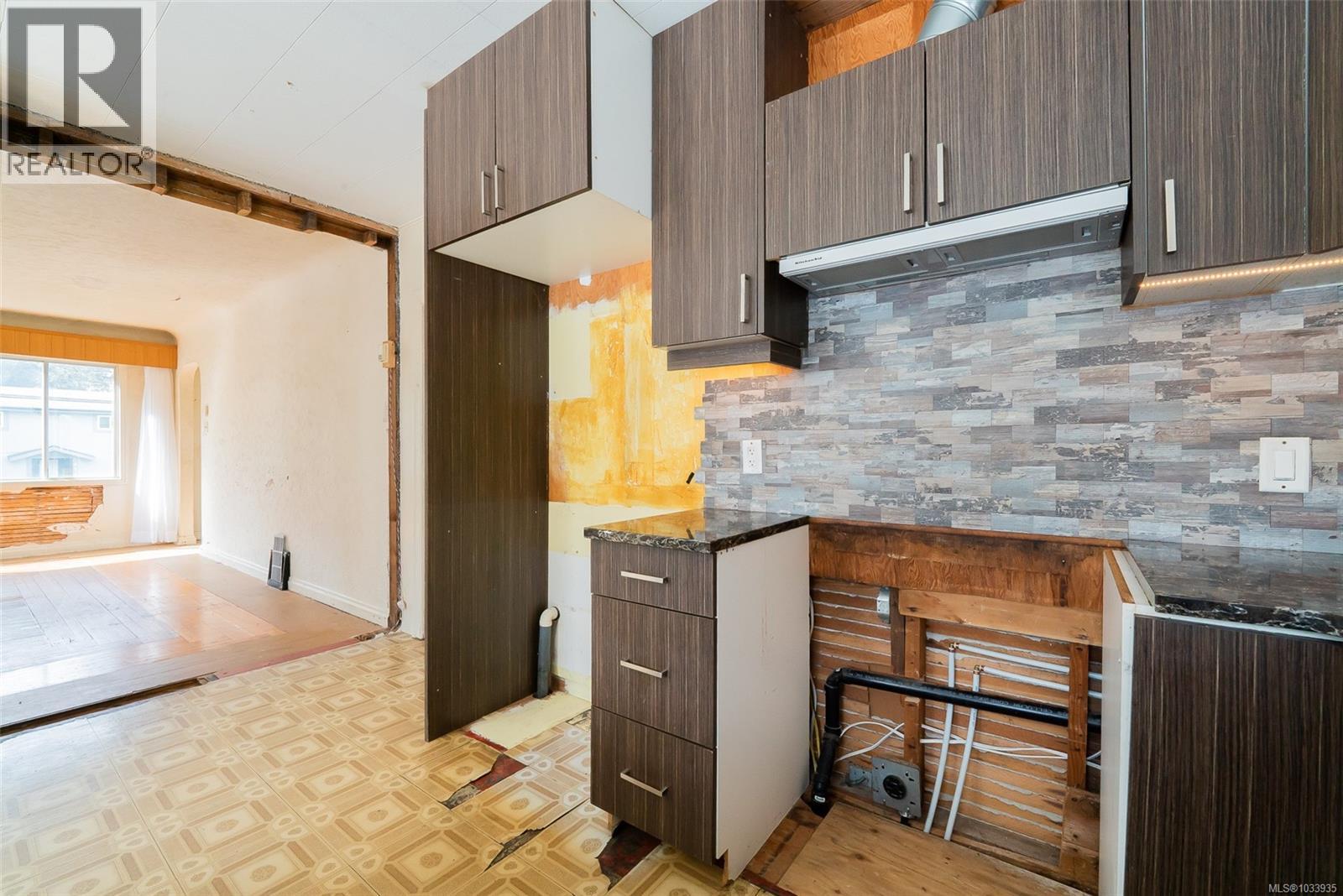 350 Fourth St - 7
