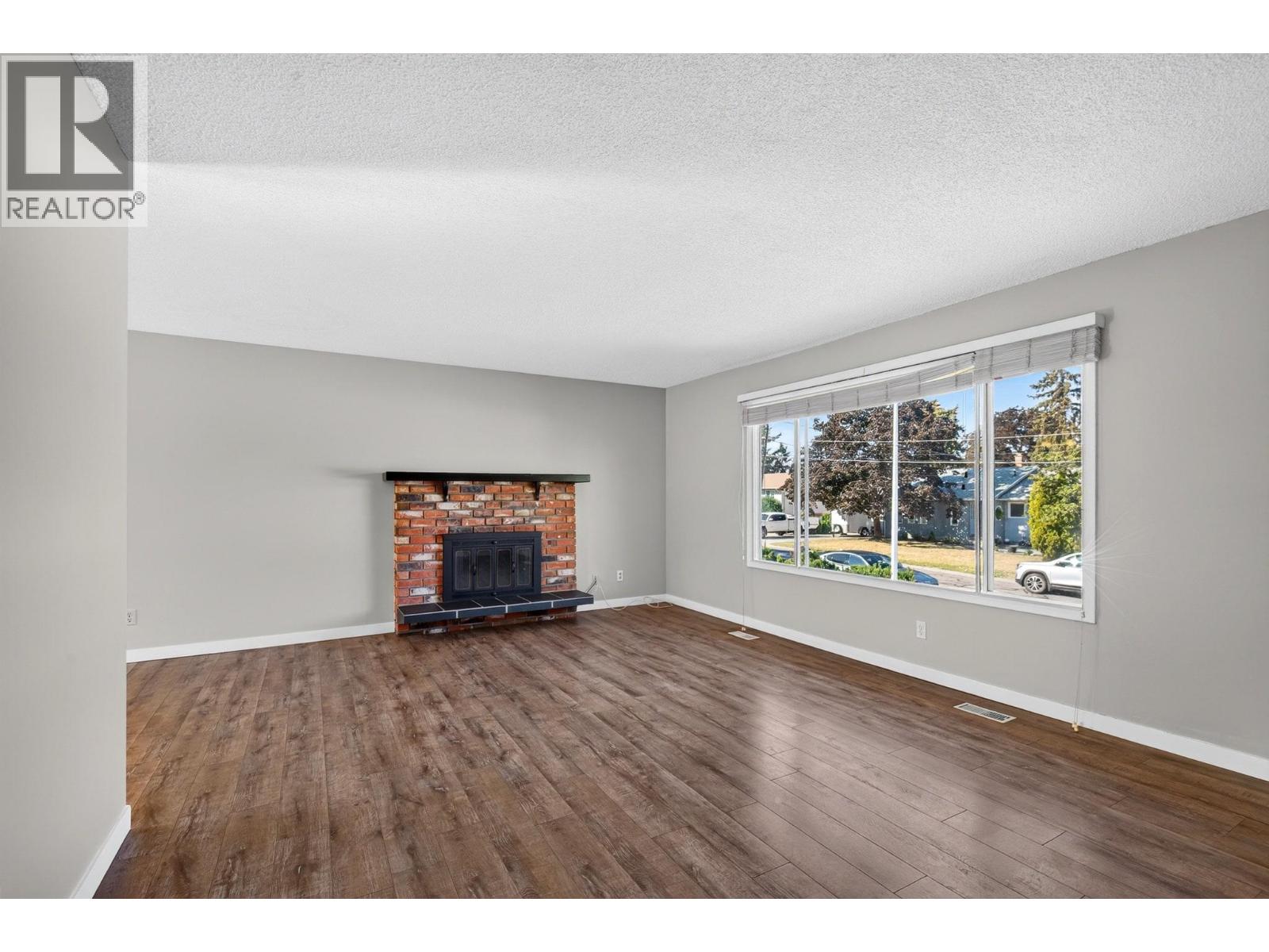 3907 14 Street, Vernon
