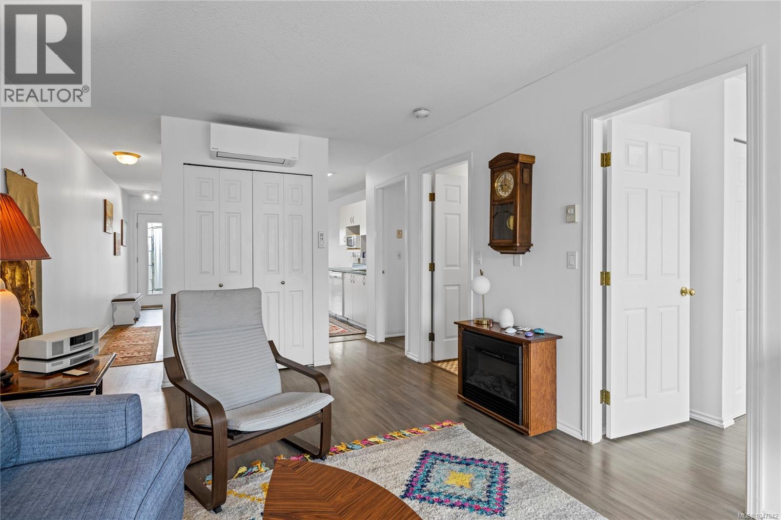 #4 668 Beach Rd - 9