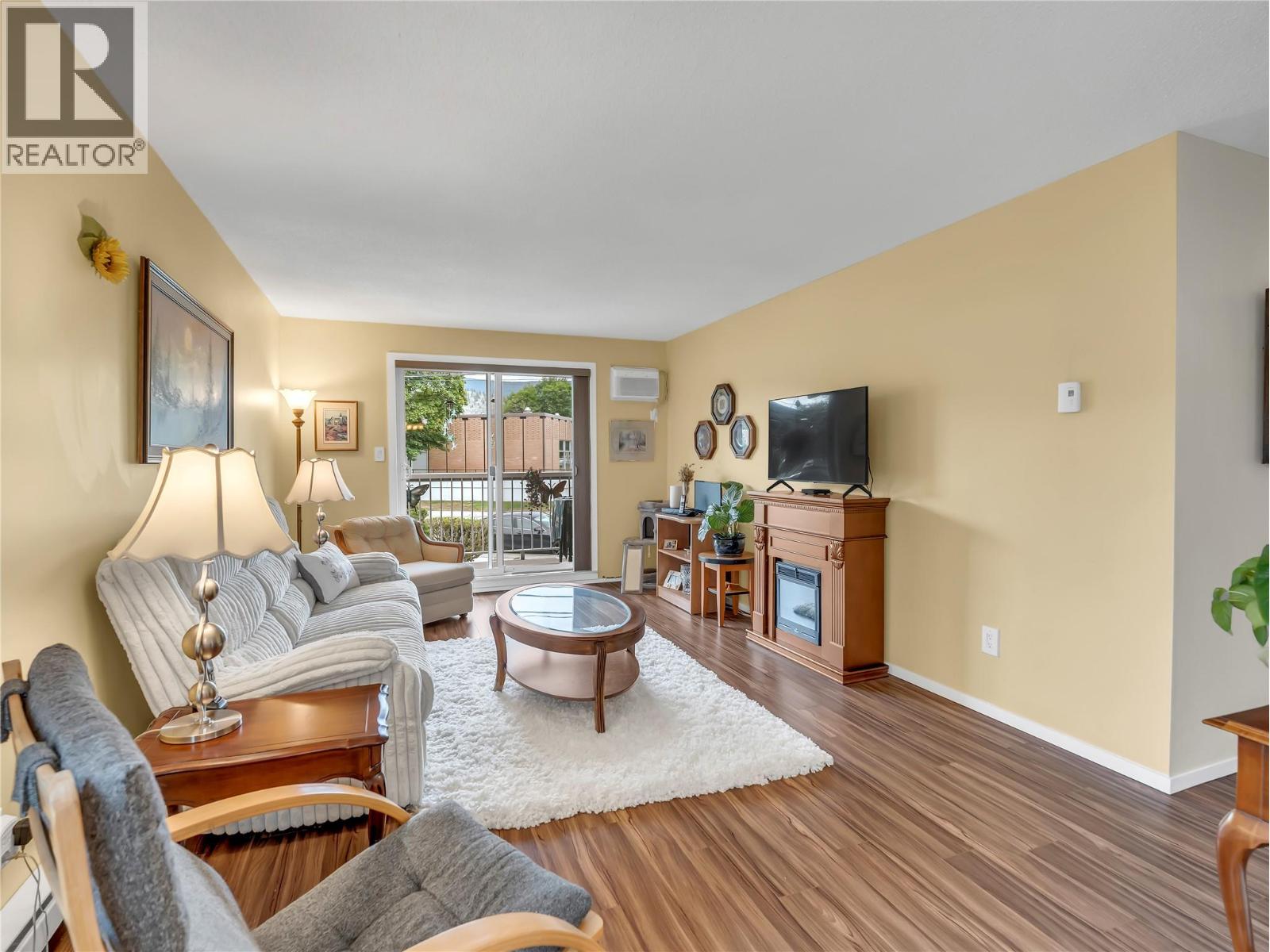 803 FAIRVIEW Road Unit# 212